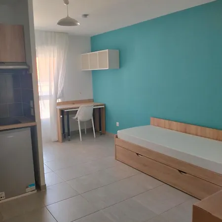 Nemea Comedie Apartment *